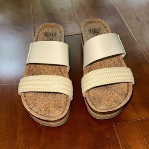 Reef ~ Cushion Vista Hi Sandals